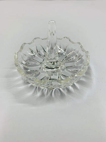 Crystal ring holder