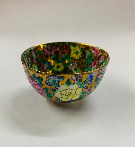 Small vintage Chinese porcelain bowl famille rose